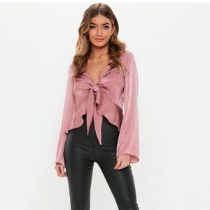 Blush blouse in a satin fabric